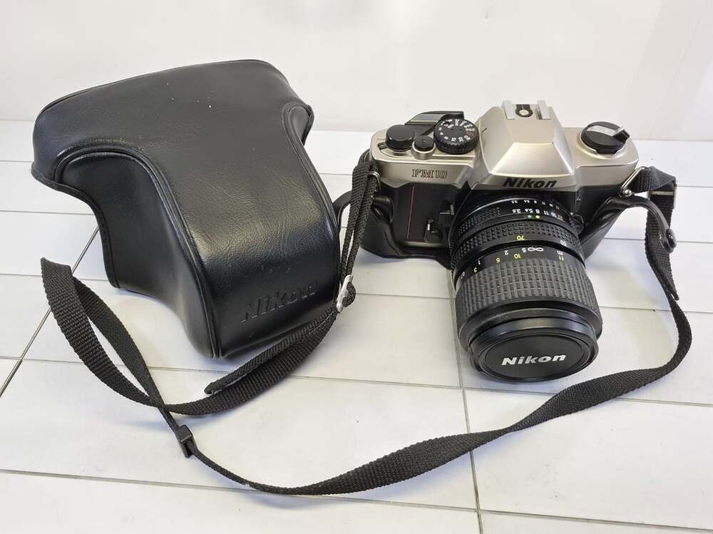 Nikon FM10 35-70mm Nikkor Zoom Lens 35mm Film Camera Tested Working